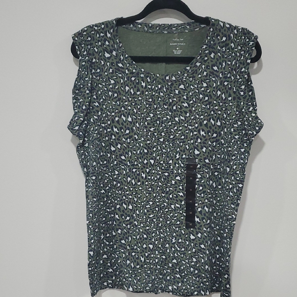 Banana Republic Green Patterned Rolled Sleeve Top